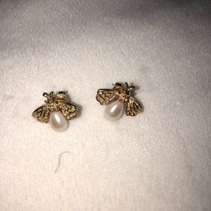 VINTAGE BUMBLE BEE PEARL EARRINGS